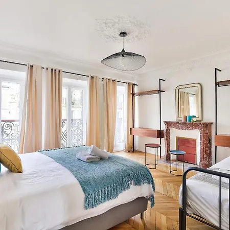 99 - Urban Fabulous 6 Bedrooms Paris