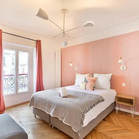 99 - Urban Fabulous 6 Bedrooms Paris