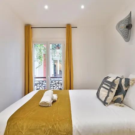 99 - Urban Fabulous 6 Bedrooms