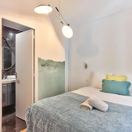 99 - Urban Fabulous 6 Bedrooms