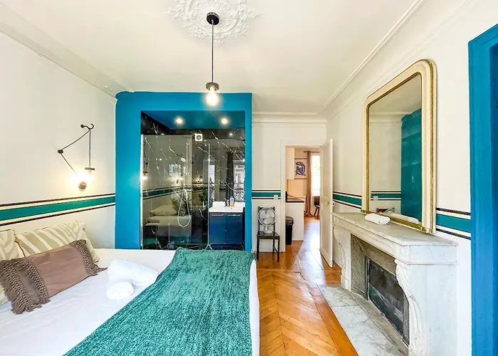 99 - Urban Fabulous 6 Bedrooms *